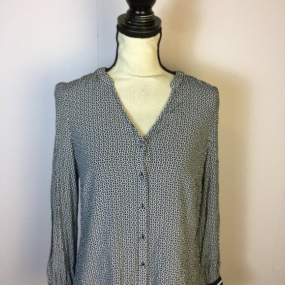 Talbots Blouse Shirt Top Sz M Womans Blue White V-neck Button Front Long Sleeve - Picture 11 of 15